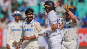 IND vs ENG: ರಾಜಕೋಟ್‌ನಲ್ಲಿ ತ್ರಿವರ್ಣ ಧ್ವಜ ಹಾರಿಸಿದ ಸ್ಪಿನ್ನರ್ಸ್; ಇಂಗ್ಲೆಂಡ್ ವಿರುದ್ಧ ಗೆದ್ದು ದಾಖಲೆ ಬರೆದ ಭಾರತ!