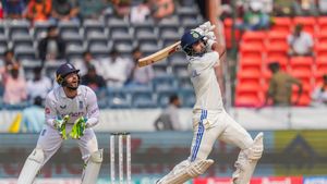 IND vs ENG: ಭಾರತ ತಂಡಕ್ಕೆ ಭಾರೀ ಹಿನ್ನಡೆ; ಇಂಗ್ಲೆಂಡ್ ವಿರುದ್ಧದ 3ನೇ ಟೆಸ್ಟ್ ಪಂದ್ಯದಿಂದ ಕೆಎಲ್ ರಾಹುಲ್ ಔಟ್!