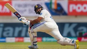 IND vs ENG: ಟೆಸ್ಟ್ ಕ್ರಿಕೆಟ್‌ನಲ್ಲಿ ಎಂಎಸ್ ಧೋನಿ ದಾಖಲೆ ಪುಡಿಪುಡಿ ಮಾಡಿದ ರೋಹಿತ್ ಶರ್ಮಾ!