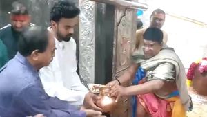 IPL 2024: ಮಹಾಕಾಲೇಶ್ವರ ದರ್ಶನ ಪಡೆದ ಕನ್ನಡಿಗ ಕೆ.ಎಲ್ ರಾಹುಲ್‌: ದೇವರ ದರ್ಶನದಿಂದ ಖುಲಾಯಿಸುತ್ತದೆ ಅದೃಷ್ಟ!