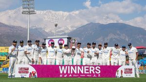 ICC Rankings: ಟೆಸ್ಟ್‌ನಲ್ಲಿ ಮತ್ತೆ ನಂ.1 ಸ್ಥಾನಕ್ಕೇರಿದ ಟೀಮ್ ಇಂಡಿಯಾ; 3 ಸ್ವರೂಪಗಳಲ್ಲಿ ಭಾರತದ್ದೇ ಏಕಚಕ್ರಾಧಿಪತ್ಯ!