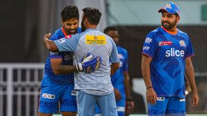 IPL 2024: ಮುಂಬೈ ಇಂಡಿಯನ್ಸ್ ತಂಡಕ್ಕೆ ಆಘಾತ; ಆರಂಭಿಕ ಪಂದ್ಯಗಳಿಗೆ ಸ್ಫೋಟಕ ಬ್ಯಾಟರ್ ಅಲಭ್ಯ?