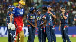 RCB vs LSG: ಲಕ್ನೋ ವಿರುದ್ಧ KGF ಫೇಲ್; ಮಯಾಂಕ್ ಜಾಲಕ್ಕೆ ಸಿಲುಕಿದ ಆರ್‌ಸಿಬಿಗೆ ಮೊತ್ತೊಂದು ಸೋಲು