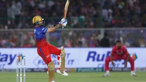 RCB vs RR: ಐಪಿಎಲ್ ಇತಿಹಾಸದಲ್ಲಿ ಬೃಹತ್ ದಾಖಲೆ ಬರೆದ ರನ್ ಮಷಿನ್ ವಿರಾಟ್ ಕೊಹ್ಲಿ