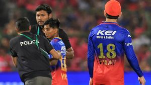 Virat Kohli: 'ಅವನು ನನ್ನ ಅಭಿಮಾನಿ, ಏನೂ ಮಾಡಬೇಡಿ'; ಭದ್ರತಾ ಸಿಬ್ಬಂದಿಗೆ ಸೂಚಿಸಿ ಫ್ಯಾನ್ಸ್ ಮನ ಗೆದ್ದ ವಿರಾಟ್ ಕೊಹ್ಲಿ