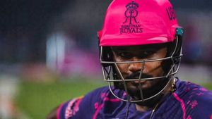DC vs RR: ಸಂಜು ಸ್ಯಾಮ್ಸನ್‌ ವಿವಾದತ್ಮಾಕ ಔಟ್ ಬಗ್ಗೆ ಮಾಜಿ ಟೀಮ್‌ ಇಂಡಿಯಾ ಕ್ರಿಕೆಟಿಗ ಹೇಳಿದ್ದೇನು?