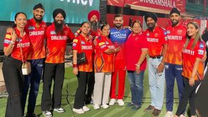Virat Kohli: ಪಂಜಾಬ್ ಕಿಂಗ್ಸ್ ಬೌಲರ್‌ಗಳ ಪೋಷಕರನ್ನು ಭೇಟಿಯಾದ ಆರ್‌ಸಿಬಿ ಸೂಪರ್‌ಸ್ಟಾರ್ ವಿರಾಟ್ ಕೊಹ್ಲಿ