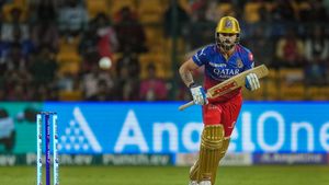 RCB vs RR Eliminator: ಐಪಿಎಲ್ ಇತಿಹಾಸದಲ್ಲಿ ಈ ದಾಖಲೆ ನಿರ್ಮಿಸಿದ ಮೊದಲ ಬ್ಯಾಟರ್ ವಿರಾಟ್ ಕೊಹ್ಲಿ