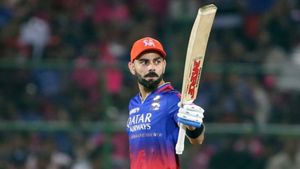 Virat Kohli: ಐಪಿಎಲ್‌ನಲ್ಲಿ ಈ ದಾಖಲೆ ಮಾಡಿದ ಮೊದಲ ಭಾರತೀಯ ವಿರಾಟ್‌ ಕೊಹ್ಲಿ‌; ಟೀಕಾಕಾರರ ಬಾಯಿ ಮುಚ್ಚಿಸಿದ ಕಿಂಗ್!