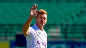 James Anderson last match: ಲಾರ್ಡ್ಸ್‌ನಲ್ಲಿ ಜೇಮ್ಸ್ ಆಂಡರ್ಸನ್‌ಗೆ ಬೆಲ್‌ ಬಾರಿಸಿ ಸ್ವಾಗತ ಕೋರಿದ ಪುತ್ರಿಯರು; ವಿಡಿಯೋ ವೈರಲ್