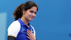 Paris Olympics 2024 Shooting: ಒಲಿಂಪಿಕ್ಸ್‌ನಲ್ಲಿ ವಿಶೇಷ ದಾಖಲೆ ಬರೆದ ಮೊದಲ ಭಾರತೀಯ ಮನು ಭಾಕರ್‌!