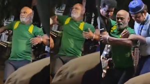 Vinod Kambli: ಸರಿಯಾಗಿ ನಿಲ್ಲಲು ಆಗದ ಸ್ಥಿತಿಯಲ್ಲಿ ವಿನೋದ್‌ ಕಾಂಬ್ಳೆ; ವಿಡಿಯೋ ವೈರಲ್‌