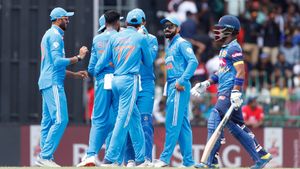 IND vs SL: ಮೊಹಮ್ಮದ್ ಸಿರಾಜ್ ಕಿಲ್ಲರ್ ಬೌಲಿಂಗ್; ಮೊದಲ ಎಸೆತದಲ್ಲಿ ವಿಕೆಟ್ ಪಡೆದು ದಾಖಲೆ!