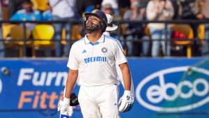 IND vs BAN: ರೋಹಿತ್ ಶರ್ಮಾ ಟೆನ್ಷನ್ ಕಡಿಮೆ ಮಾಡುವ ಇಬ್ಬರು ಆಟಗಾರರು ಟೆಸ್ಟ್ ಕ್ರಿಕೆಟ್‌ಗೆ ಪದಾರ್ಪಣೆ?