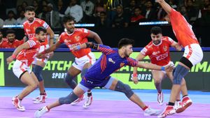 Pro Kabaddi: ಡೆಲ್ಲಿ-ಗುಜರಾತ್ ನಡುವೆ ಗುದ್ದಾಟ; ಡ್ರಾನಲ್ಲಿ ಅಂತ್ಯ ಕಂಡ ಪಂದ್ಯ