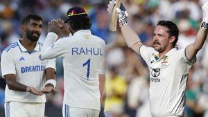 IND vs AUS Day-Night Test: ಆಸ್ಟ್ರೇಲಿಯಾ 337, ಟ್ರಾವಿಸ್‌ ಹೆಡ್‌ 140, ಇನಿಂಗ್ಸ್‌ ಮುನ್ನಡೆ 157 ರನ್‌