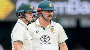 Gabba Test Day 2: ಭಾರತಕ್ಕೆ ಮತ್ತೆ ಕಾಡಿದ ಸ್ಮಿತ್, ಹೆಡ್; ಎರಡನೇ ದಿನದಾಟದಂತ್ಯಕ್ಕೆ 405 ರನ್ ಚಚ್ಚಿದ ಆಸೀಸ್