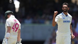 Sydney test: ಕನ್ನಡಿಗ ಪ್ರಸಿದ್ಧ, ಸಿರಾಜ್‌ಗೆ 3 ವಿಕೆಟ್‌: ಆಸ್ಟ್ರೇಲಿಯಾ 181ಕ್ಕೆ ಆಲೌಟ್‌, ಭಾರತಕ್ಕೆ 4 ರನ್‌ ಮುನ್ನಡೆ