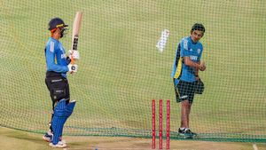 Shitanshu Kotak: ಟೀಮ್ ಇಂಡಿಯಾ ಬ್ಯಾಟಿಂಗ್ ಕೋಚ್ ರೇಸ್‌ನಲ್ಲಿರುವ ಶಿತಾಂಶು ಕೊಟಕ್ ಯಾರು?