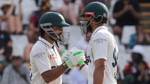PAK vs SA: ದಕ್ಷಿಣ ಆಫ್ರಿಕಾದಲ್ಲಿ 17 ವರ್ಷಗಳ ದಾಖಲೆ ಮುರಿದ ಮಸೂದ್- ಬಾಬರ್