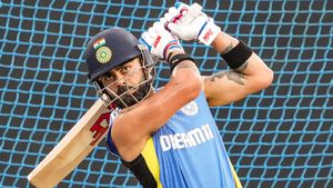 Virat Kohli: ಕುಮಾರ ಸಂಗಕ್ಕಾರ ದಾಖಲೆ ಮುರಿಯಲು ವಿರಾಟ್ ಕೊಹ್ಲಿಗೆ 329 ರನ್ ಅವಶ್ಯಕ