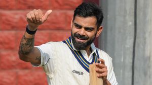 Virat kohli: ಕಿಂಗ್ ಕೊಹ್ಲಿ ಕ್ರೇಜ್; ಕ್ಕಿಕಿರಿದು ತುಂಬಿದ ಜೇಟ್ಲಿ ಸ್ಟೇಡಿಯಂ
