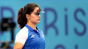 Manu Bhaker: ಒಲಿಂಪಿಕ್ಸ್‌ ಬಳಿಕ ಮತ್ತೆ ಮೈದಾನದಲ್ಲಿ ಅಬ್ಬರಿಸಿದ ಮನು ಭಾಕರ