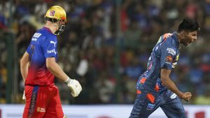 IPL 2025 LSG: ಮೈದಾನಕ್ಕೆ ಇಳಿಯುವ ಮುನ್ನವೇ ರಿಷಭ್‌ ಪಂತ್‌ ಪಡೆಗೆ ಹಿನ್ನಡೆ: ಮೊದಲ ಚರಣಕ್ಕೆ ವೇಗಿ ಅಲಭ್ಯ