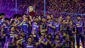 IPL 2025: 17 ಸೀಸನ್‌ಗಳಲ್ಲಿ ಐಪಿಎಲ್ ಟ್ರೋಫಿ ಎತ್ತಿ ಹಿಡಿದ 8 ಚಾಂಪಿಯನ್ ನಾಯಕರ ಪಟ್ಟಿ