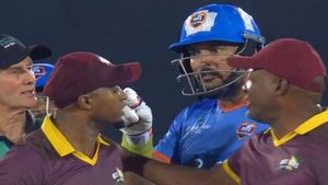 Yuvraj Singh: ವಿಂಡೀಸ್ ಪ್ಲೇಯರ್‌, ಯುವರಾಜ್‌ ನಡುವೆ ವಾಗ್ವಾದ: ವಿಡಿಯೋ ವೈರಲ್‌