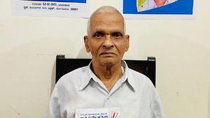 ದೇಶೀಯ ಕ್ರಿಕೆಟ್‌ ಅಂಕಿ ಅಂಶ ಮಾಂತ್ರಿಕ ಚೆನ್ನಗಿರಿ ಕೇಶವ್‌ ಮೂರ್ತಿ ನಿಧನ