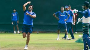 ಮೂರನೇ ಟೆಸ್ಟ್‌ಗೂ ಮುನ್ನ ಭಾರತದ ಕ್ಯಾಂಪ್‌ನಲ್ಲಿ ಕಾಣಿಸಿಕೊಂಡ ಸ್ವಿಂಗ್ ಬೌಲರ್ 