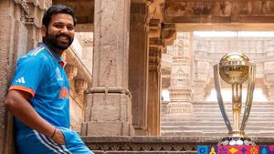 ರೋಹಿತ್‌ ಶರ್ಮಾ 2027ರ ಏಕದಿನ ವಿಶ್ವಕಪ್‌ ಆಡಬೇಕು: ಆಸೀಸ್‌ ಬ್ಯಾಟರ್ ಹೇಳಿಕೆ