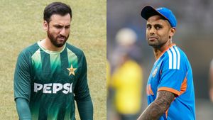 T20 World Cup: ಟಾಸ್‌ ಗೆದ್ದ ಪಾಕಿಸ್ತಾನ ಬೌಲಿಂಗ್ ಆಯ್ಕೆ: ಭಾರತ ತಂಡದಲ್ಲಿ 2 ಬದಲಾವಣೆ