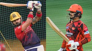 RCB vs SRH: ಚಿನ್ನಸ್ವಾಮಿಯಲ್ಲಿ IPL ಉದ್ಘಾಟನಾ ಪಂದ್ಯಕ್ಕೆ ಕ್ಷಣಗಣನೆ, ಶುಭಾರಂಭದ ನಿರೀಕ್ಷೆಯಲ್ಲಿ ಬೆಂಗಳೂರು 