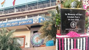 ಕಾಲ್ತುಳಿತದಲ್ಲಿ ಮೃತ 11 ಆರ್‌ಸಿಬಿ ಅಭಿಮಾನಿಗಳ ಸ್ಮರಣಾರ್ಥ ಸ್ಮಾರಕ ಲೋಕಾರ್ಪಣೆ