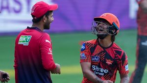 IPL 2026: ಎಸ್‌ಆರ್‌ಎಚ್‌ ವಿರುದ್ಧ ಟಾಸ್‌ ಗೆದ್ದ ಆರ್‌ಸಿಬಿ ಬೌಲಿಂಗ್ ಆಯ್ಕೆ