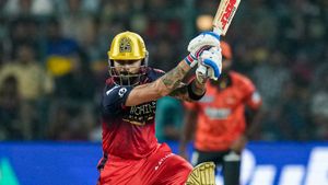 ವಿರಾಟ್‌ ಕೊಹ್ಲಿಯ ಮ್ಯಾಜಿಕಲ್ ಸ್ಟ್ರೈಟ್ ಡ್ರೈವ್‌ಗೆ ಫ್ಯಾನ್ಸ್‌ ಫಿದಾ