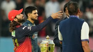 IPL Final: ಜಿಟಿ ವಿರುದ್ಧ ಟಾಸ್‌ ಗೆದ್ದ ಆರ್‌ಸಿಬಿ ಬೌಲಿಂಗ್ ಆಯ್ಕೆ