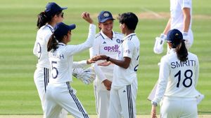 Lord's Test: ಕ್ರಾಂತಿ ಗೌಂಡಗೆ ಐದು ವಿಕೆಟ್‌: ಜೂಲನ್‌ ಗೋಸ್ವಾಮಿ ದಾಖಲೆ ಬ್ರೇಕ್