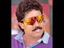 ஆல்ப்ஸ் பனி மலையி்ல் கபில், ஜடேஜா கிரிக்கெட்!