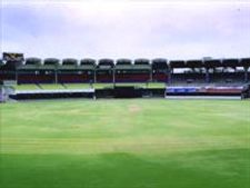 உலகக் கோப்பைக் கிரிக்கெட் போட்டி-சென்னையில் படு சூடான டிக்கெட் விற்பனை