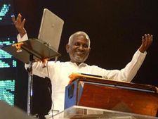 லண்டன் ஒலிம்பிக் தொடக்க விழாவில் 'நான்தான் ஙொப்பண்டா, நல்லமுத்து பேரண்டா!'