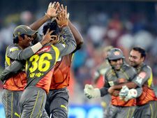 அந்த 6 பந்துகள்.. பெங்களூரை சுளுக்கெடுத்த சன்!