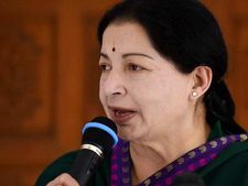 காமன்வெல்த் போட்டி: ஹாக்கியில் வெள்ளி வென்ற தமிழக வீரர்களுக்கு ரூ.30 லட்சம்- ஜெ. அறிவிப்பு