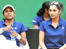 லியாண்டர், போபண்ணாவைத் தொடர்ந்து சானியா ஜோடியும் நாக் அவுட் ஆனது!