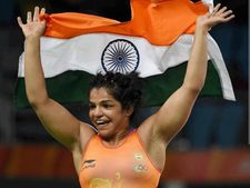 ஒலிம்பிக்கில் வெண்கலம் வென்ற சாக்ஷிக்கு தயானந்தா பல்கலையில் அரசு வேலை