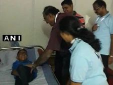 ரெய்னா அடித்த அடேங்கப்பா சிக்சர்.. ஸ்டேடியத்தில் அமர்ந்திருந்த சிறுவன் காயம்