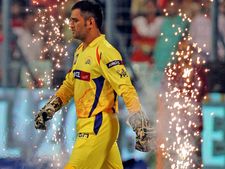 தலைவா... டோணி பிறந்த நாளை திருவிழா போல கொண்டாடும் ரசிகர்கள் #HappyBirthdayMSD