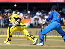 பெங்களூரில் கொட்டும் கன மழை.. இந்தியா-ஆஸி. போட்டிக்கு காத்திருக்கு தடை?